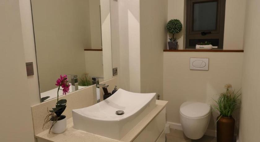 شقة Luxury 2-bedroom With Shared Pool 2 Mins To Pereybere بيريبير