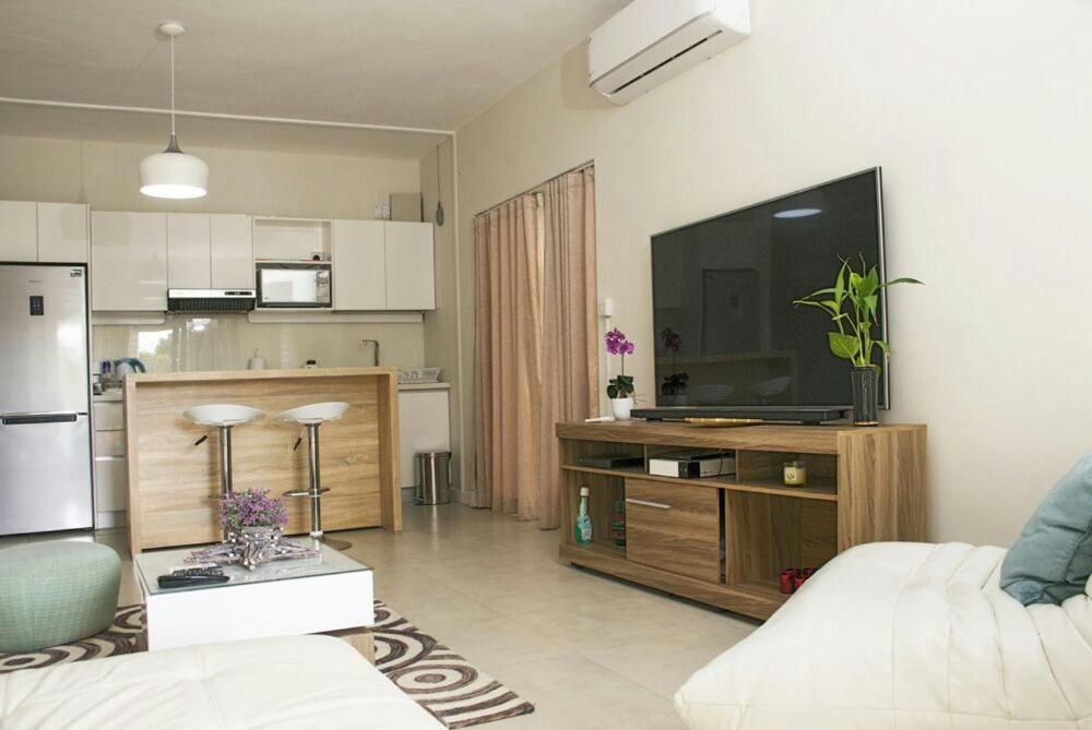 Luxury 2-bedroom With Shared Pool 2 Mins To Pereybere Appartement