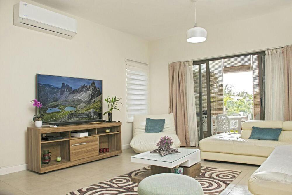 Appartement Luxury 2-bedroom With Shared Pool 2 Mins To Pereybere *